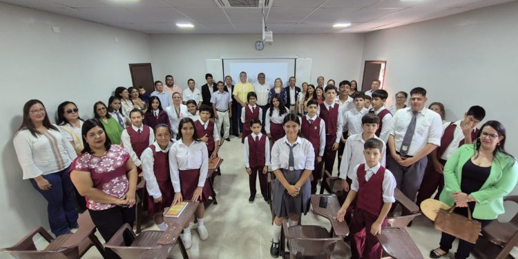 Alto Paraguay ambiciona más aulas modelo para tres instituciones Alto Paraguay ambiciona más aulas modelo para tres instituciones