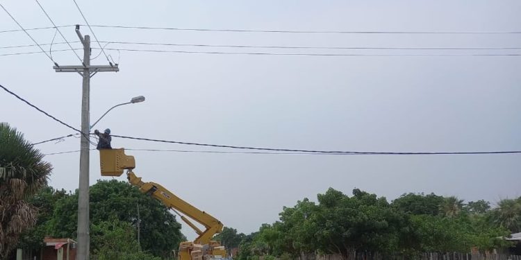 ¡Basta ya! Cortes de energía afecta gravemente a ciudadanos de Carmelo Peralta