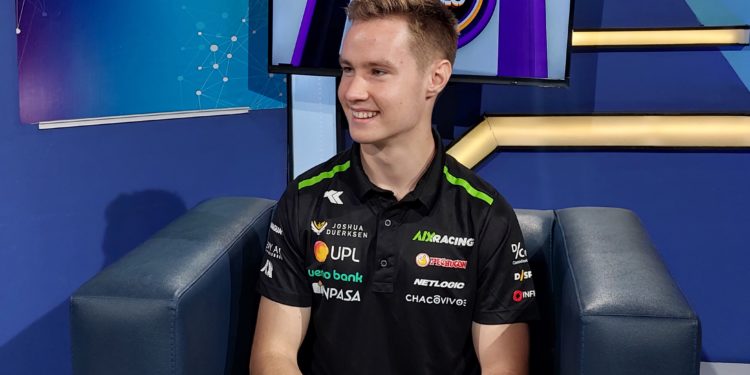 Joshua Duerksen recibió un reconocimiento en el Senado. El domingo estará en Siglo a Siglo por RCC TV Joshua Duerksen recibió un reconocimiento en el Senado. El domingo estará en Siglo a Siglo por RCC TV