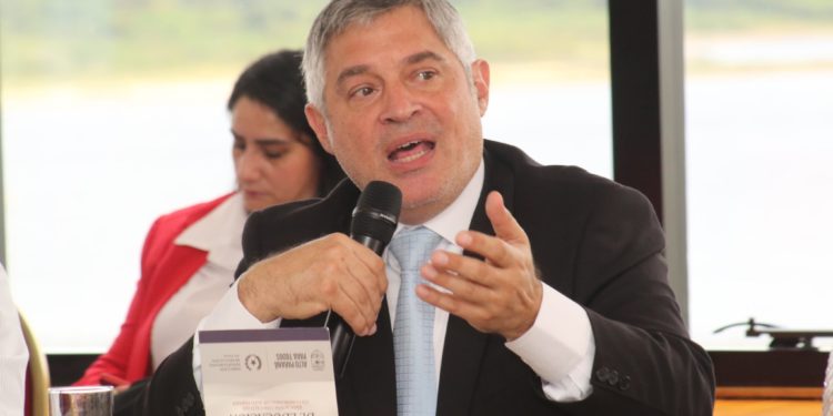 Ministro de Educación, asegura que el presupuesto 2025 cubrirá el crecimiento vegetativo sin necesidad de aumentar los fondos