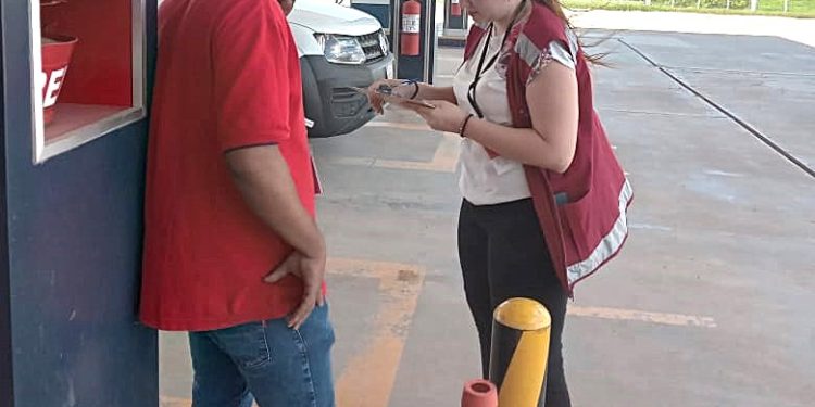 Boquerón: Fiscalizadores del Ministerio de Trabajo recorren estaciones de servicios para asegurar formalización laboral