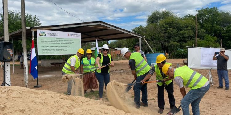 Municipalidad de Boquerón inició la construcción de un Centro Social de Mujeres en una comunidad indígena Municipalidad de Boquerón inició la construcción de un Centro Social de Mujeres en una comunidad indígena