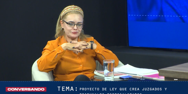 Creación juzgados y tribunales especializados en violencia contra la mujer, se tratará en Conversando Creación juzgados y tribunales especializados en violencia contra la mujer, se tratará en Conversando