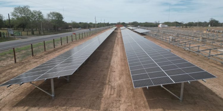 “Nuestro Chaco” abordará, esta noche, la transformación de la energía por medio de paneles solares en la región “Nuestro Chaco” abordará, esta noche, la transformación de la energía por medio de paneles solares en la región