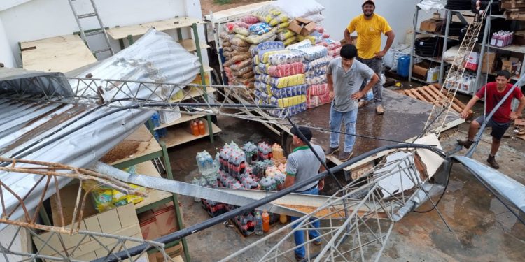 Tornado destruyó las instalaciones de COVEPIRIZAL en Boquerón Tornado destruyó las instalaciones de COVEPIRIZAL en Boquerón