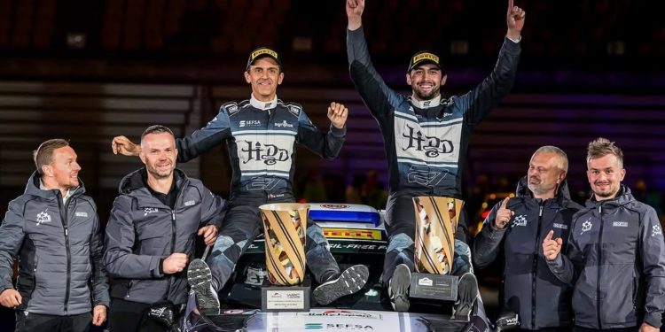 Orgullo nacional: Diego Domínguez conquistó el Rally de Japón y logró su quinta victoria del año Orgullo nacional: Diego Domínguez conquistó el Rally de Japón y logró su quinta victoria del año