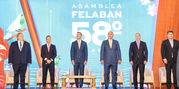 Presidente Peña pide apoyo del sector financiero para atender necesidades de financiamiento de mipymes