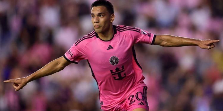 Diego Gómez se queda a un paso del premio al Mejor Joven de la MLS Diego Gómez se queda a un paso del premio al Mejor Joven de la MLS