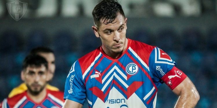 Diego Churín en la mira de un grande de Perú para la temporada 2025 Diego Churín en la mira de un grande de Perú para la temporada 2025