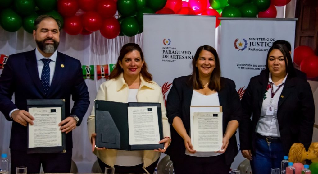 Promoción de la artesanía nacional para la reinserción social en la «Casa del Buen Pastor»