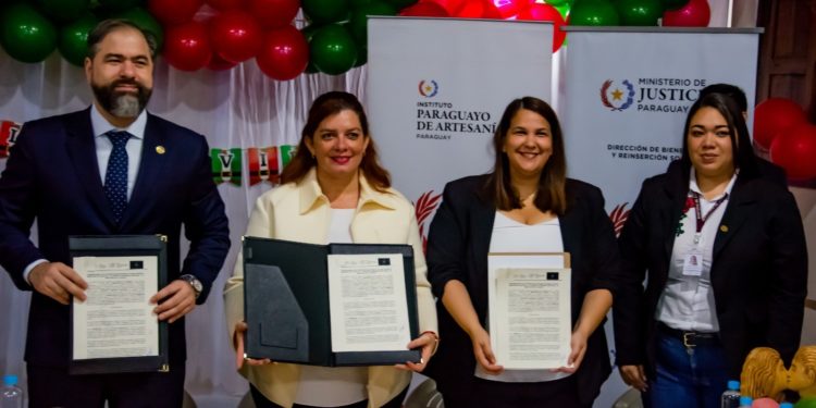 Promoción de la artesanía nacional para la reinserción social en la «Casa del Buen Pastor» Promoción de la artesanía nacional para la reinserción social en la «Casa del Buen Pastor»