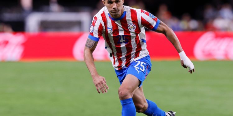 Olimpia muestra interés en Gustavo Velázquez para reforzar su defensa