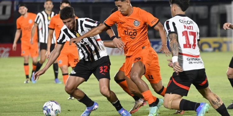 Olimpia vs. Libertad: El clásico blanco y negro abrirá la temporada 2025 con la Supercopa Paraguay