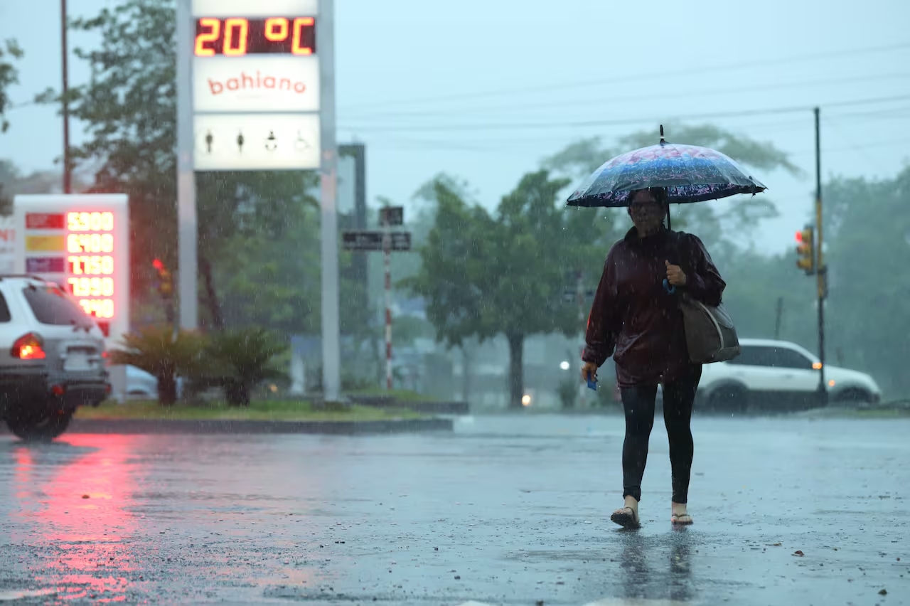 Jornada cálida con lluvias y tormentas eléctricas en gran parte del país