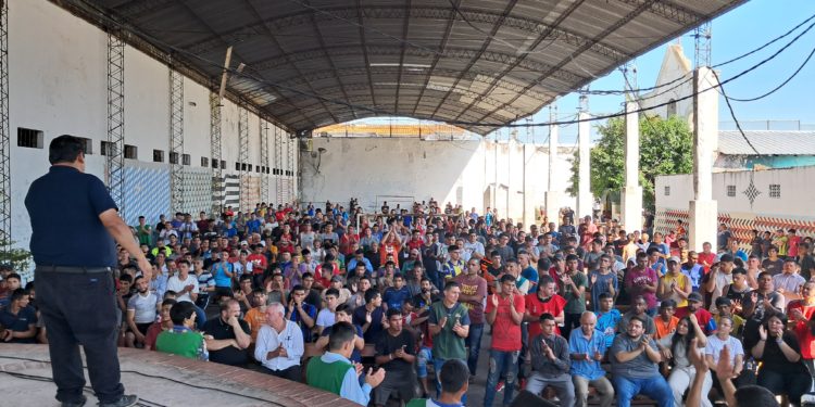 Privados de libertad de Tacumbú recibieron al proyecto Libre Tras las Rejas Privados de libertad de Tacumbú recibieron al proyecto Libre Tras las Rejas