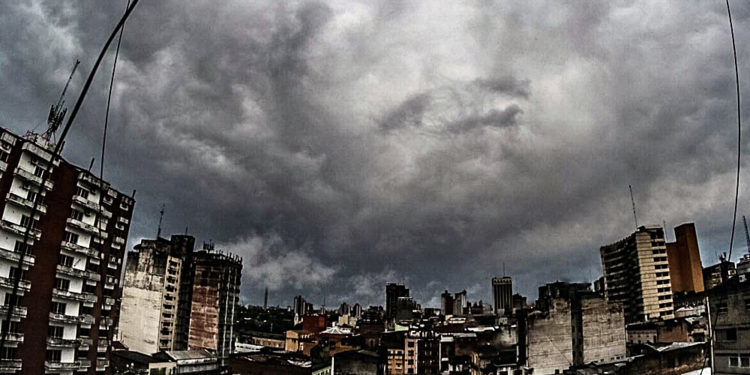 Sábado con tormentas eléctricas Sábado con tormentas eléctricas