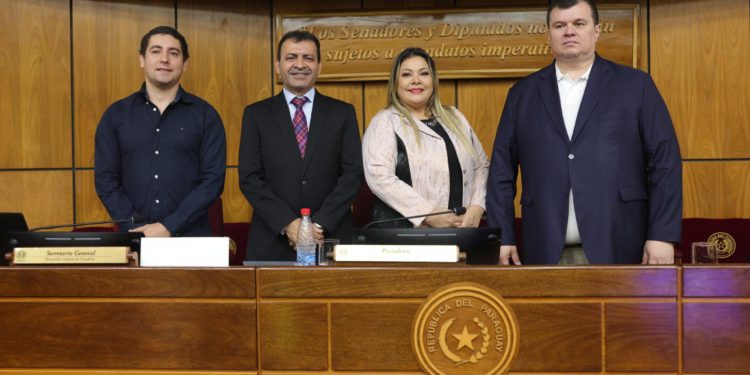 Hoy instalaron la Comisión Permanente del Congreso Nacional Hoy instalaron la Comisión Permanente del Congreso Nacional