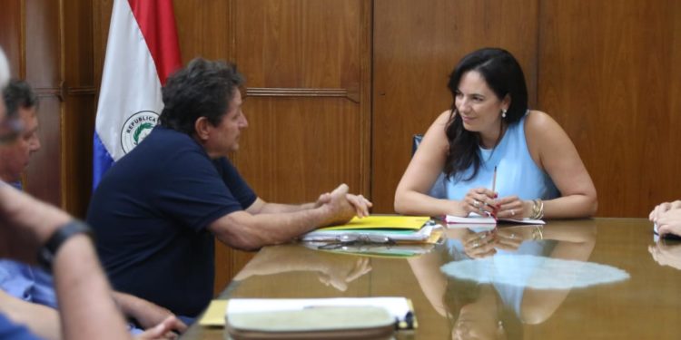 Insisten para poner en agenda del Gobierno, la continuación del asfaltado de la Ruta PY12 entre Gral. Bruguez y Gral Díaz Insisten para poner en agenda del Gobierno, la continuación del asfaltado de la Ruta PY12 entre Gral. Bruguez y Gral Díaz