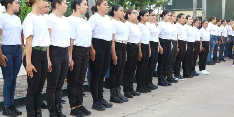 CIMEFOR recibe por primera vez a más de mil aspirantes femeninas para formación militar