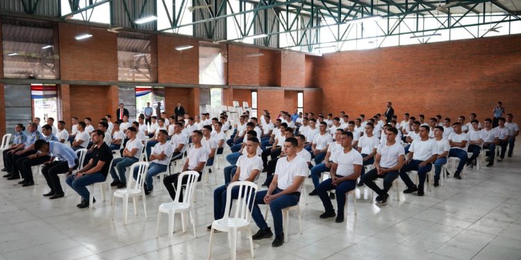 Nuevos aspirantes a cadetes del Colegio de Suboficiales de Villa Hayes