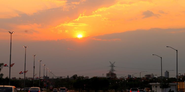 Fin de semana con lluvias pero aún altas temperaturas