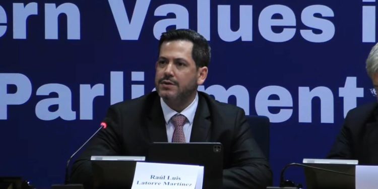 Raúl Latorre destaca a Paraguay como solución para el hambre mundial en el Parlamento Europeo