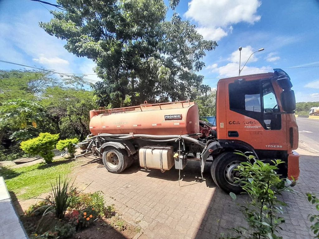 Bajo Chaco recibió más de 15.000 litros de agua en los últimos días Bajo Chaco recibió más de 15.000 litros de agua en los últimos días