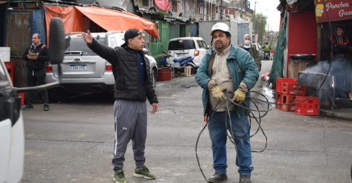 ANDE busca regularizar conexiones y ofrecer facilidades en el Mercado N° 4 ANDE busca regularizar conexiones y ofrecer facilidades en el Mercado N° 4