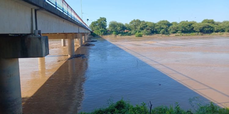 Repunte del caudal del río Pilcomayo podría alcanzar en los próximos días los puentes de Gral. Díaz