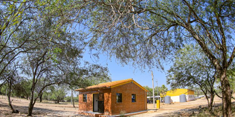 Entregaron más de 300 viviendas a pobladores de Presidente Hayes Entregaron más de 300 viviendas a pobladores de Presidente Hayes