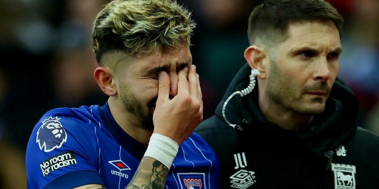 Alarma en la Albirroja: Julio Enciso salió lesionado a 33 días del combo eliminatorio en marzo Alarma en la Albirroja: Julio Enciso salió lesionado a 33 días del combo eliminatorio en marzo