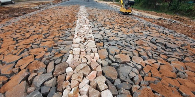 Loma Plata avanza con la pavimentación tipo empedrado en las calles Luis Alberto Paraná y Agua Dulce