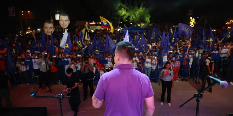 Elecciones presidenciales en Ecuador, con graves irregularidades políticas como telón de fondo