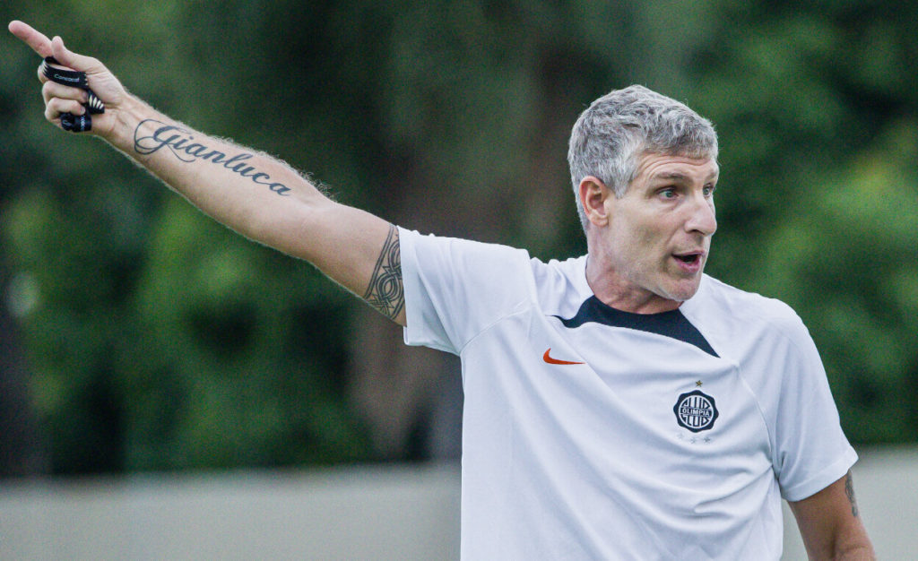 Hugo Fernández o Alex Franco: La única duda de Martín Palermo para el clásico