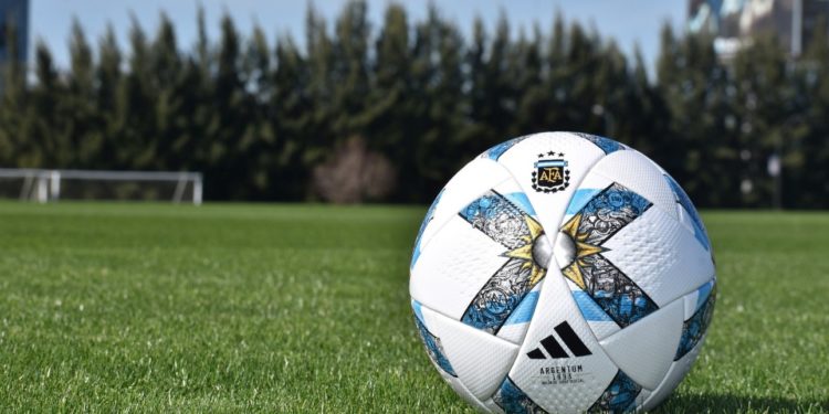 La AFA se equivoca: El fútbol no es el lugar para ideologías ajenas a su esencia