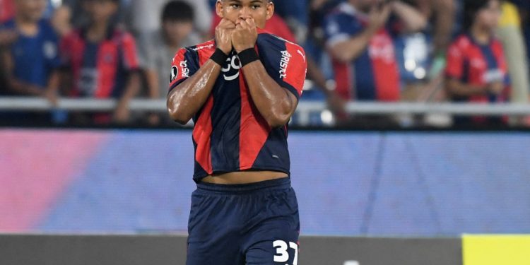 Cerro Porteño avanza con autoridad, pero su juego sigue en duda Cerro Porteño avanza con autoridad, pero su juego sigue en duda