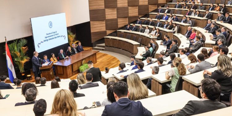 Superintendencia de Valores “será clave» en el desarrollo del país, asegura Fernández Valdovinos