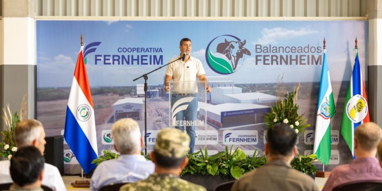 Peña califica la fábrica de balanceados como «una de las mayores historias de éxito” del Paraguay Peña califica la fábrica de balanceados como «una de las mayores historias de éxito” del Paraguay