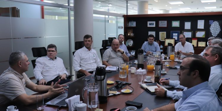 SENACSA analizó con la FECOPROD el nuevo Sistema de Identificación Animal del Paraguay SENACSA analizó con la FECOPROD el nuevo Sistema de Identificación Animal del Paraguay