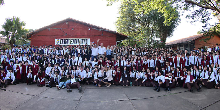 Más de 1.400.000 estudiantes inician el año escolar en Paraguay