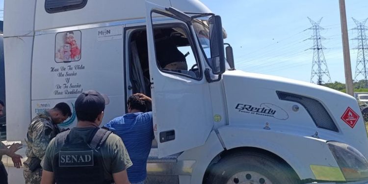 Incautan cocaína en el Chaco oculta en camión cisterna de Bolivia Incautan cocaína en el Chaco oculta en camión cisterna de Bolivia