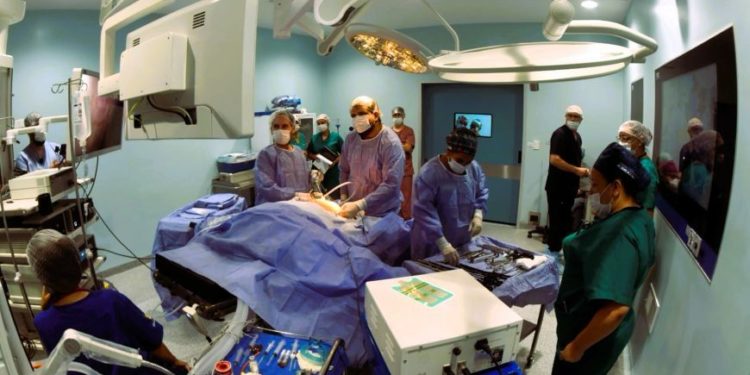 Hospital de Coronel Oviedo realiza su primera cirugía de alta complejidad