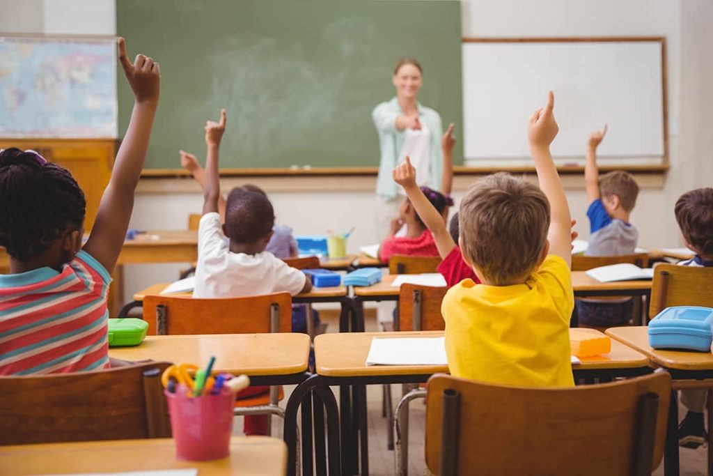 El ministro de Educación, Luis Ramírez: «Ya no más tarea para la casa»