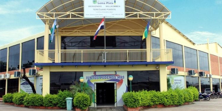 Ya hay plata y terreno para la terminal de ómnibus y mercado municipal de Loma Plata, asegura intendente