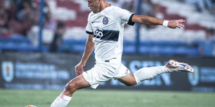 Alex Franco, la única duda de Martín Palermo para el juego ante Sportivo Trinidense