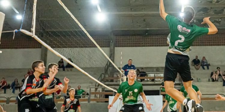 Menno Sport Verein marca el ritmo en el inicio del torneo juvenil de vóley en la rama masculina Menno Sport Verein marca el ritmo en el inicio del torneo juvenil de vóley en la rama masculina