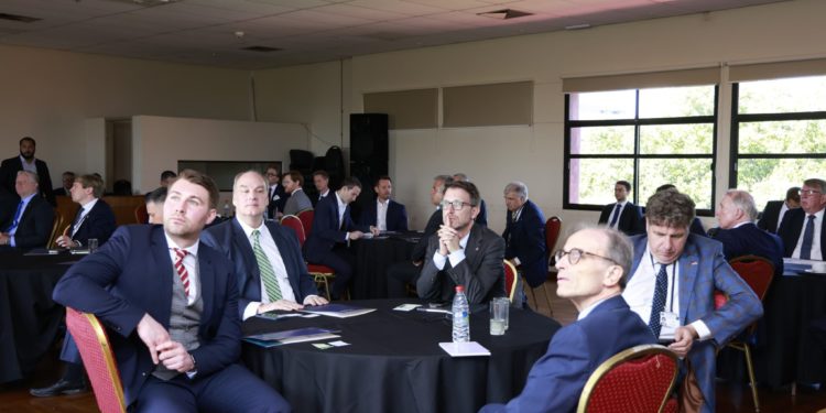 Spalding destaca el potencial de Paraguay para la captación de inversión extranjera y europea