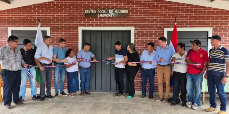 Boquerón inauguró el Centro Social de Mujeres en la comunidad de Sandhorst