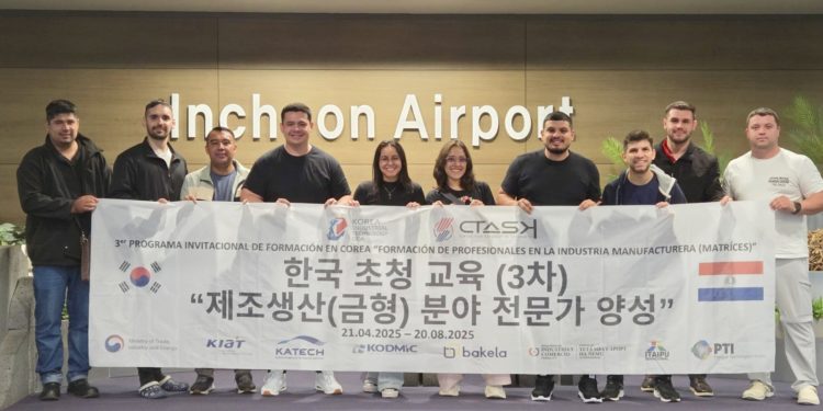 Jóvenes paraguayos inician capacitación en matricería y movilidad eléctrica en Corea