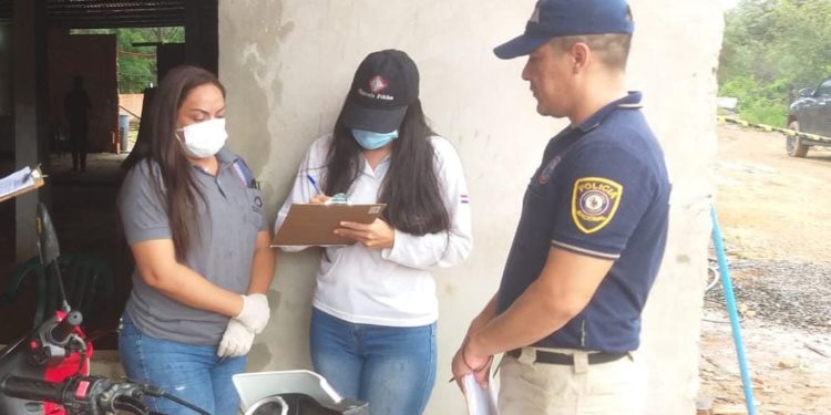 Hallan sin vida a una niña en Mariscal Estigarribia y la Policía con el Ministerio Público investigan el caso Hallan sin vida a una niña en Mariscal Estigarribia y la Policía con el Ministerio Público investigan el caso